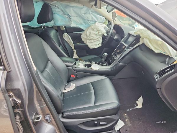 2016 INFINITI Q50 — DENT