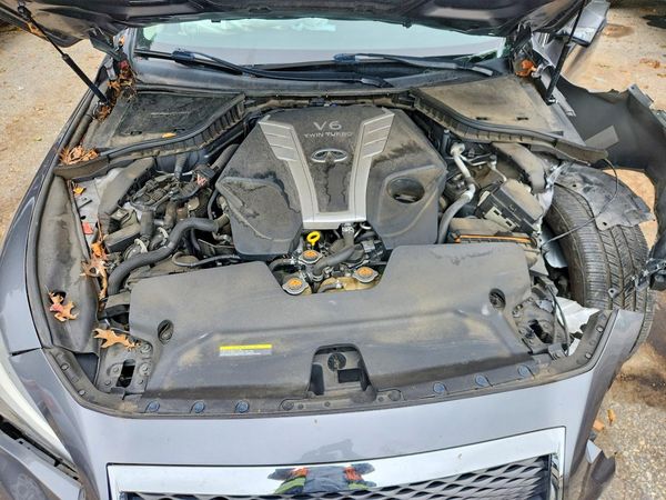 2016 INFINITI Q50 — Engine bay