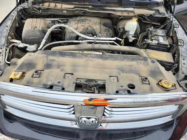 2013 RAM 1500 SLT — Engine bay