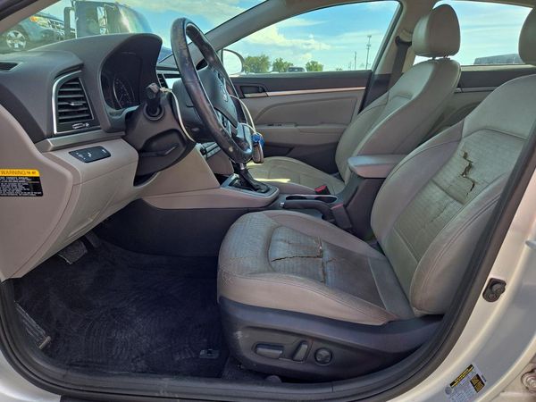 2017 HYUNDAI ELANTRA — DENT