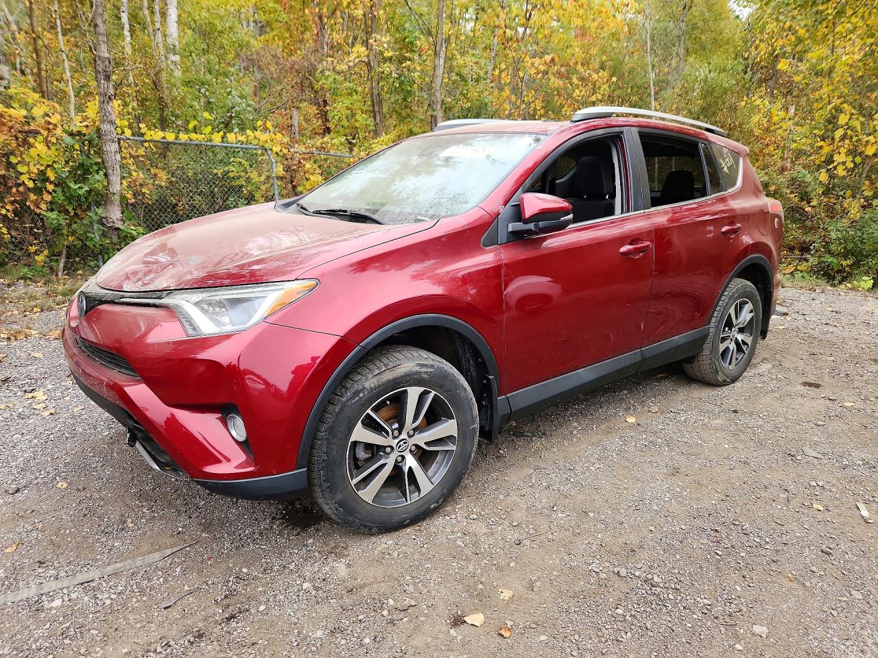 2018 TOYOTA RAV4 Adventure/XLE — Front 3/4