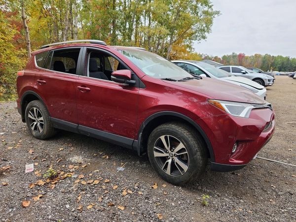 2018 TOYOTA RAV4 Adventure/XLE — Passenger 3/4