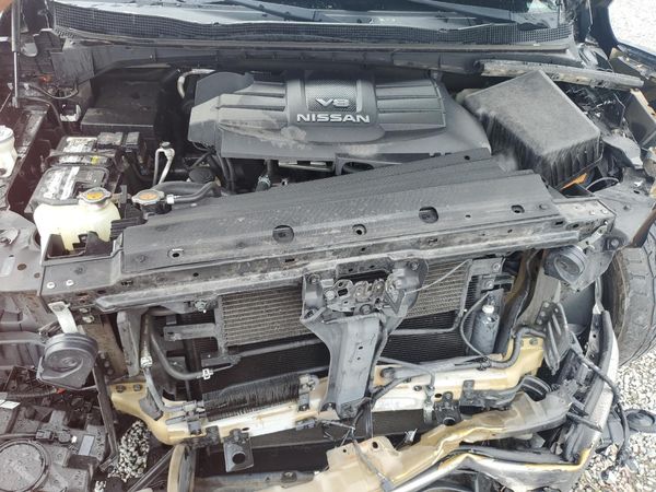 2018 NISSAN TITAN — Engine bay