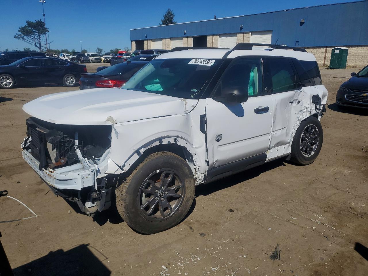 2024 FORD BRONCO Big Bend — Front 3/4