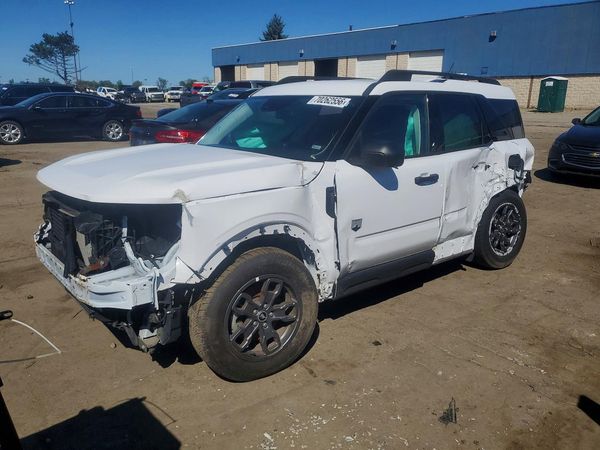 2024 FORD BRONCO Big Bend — Front 3/4