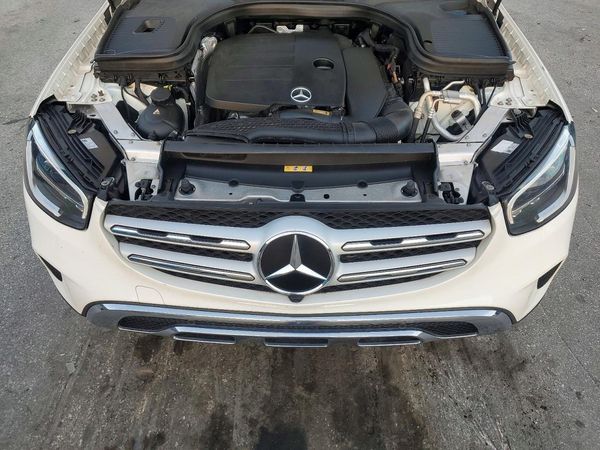 2020 MERCEDES-BENZ GLC — Engine bay