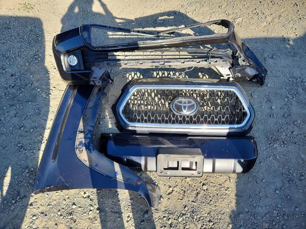 2018 TOYOTA TACOMA — LOOS