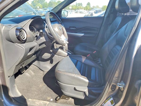 2019 NISSAN KICKS — DENT