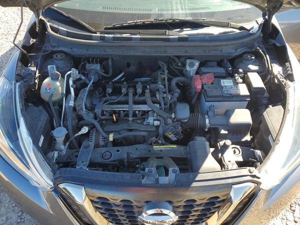 2019 NISSAN KICKS — Engine bay