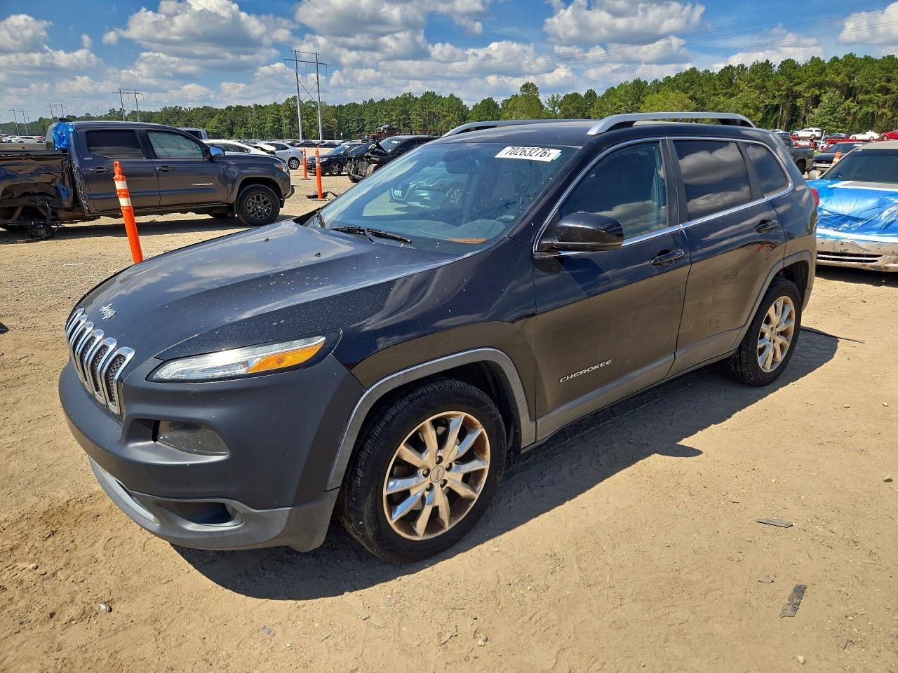 2015 JEEP CHEROKEE Limited — Front 3/4
