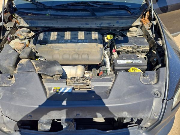 2015 JEEP CHEROKEE Limited — Engine bay