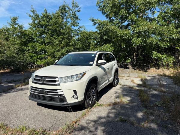 2018 TOYOTA HIGHLANDER SE/XLE