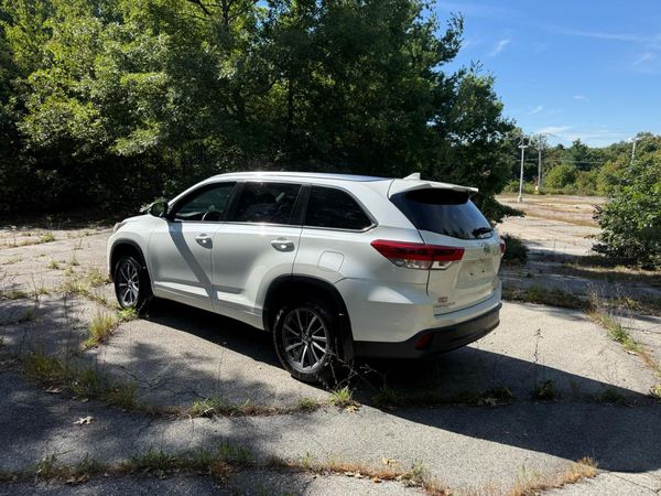2018 TOYOTA HIGHLANDER SE/XLE