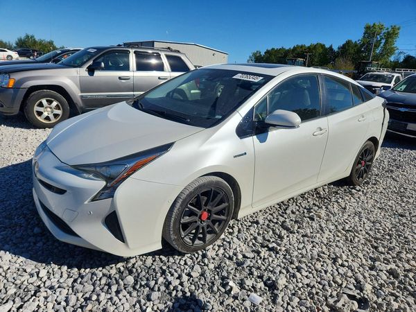 2017 TOYOTA PRIUS — DSFA — Front 3/4