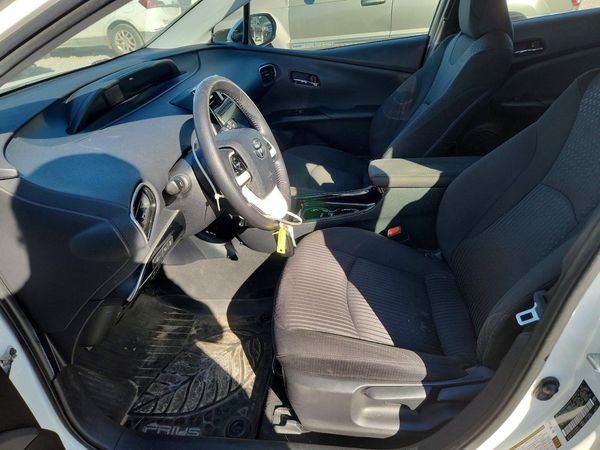 2017 TOYOTA PRIUS — DENT