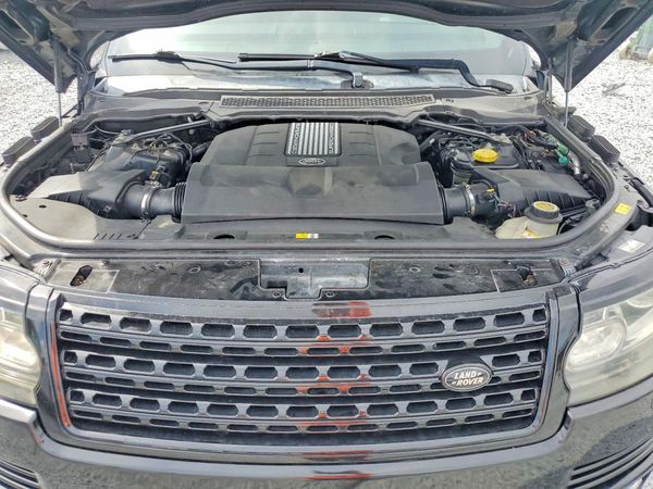 2015 LAND ROVER RANGEROVER Supercharged — Engine bay