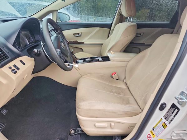 2013 TOYOTA VENZA — DENT
