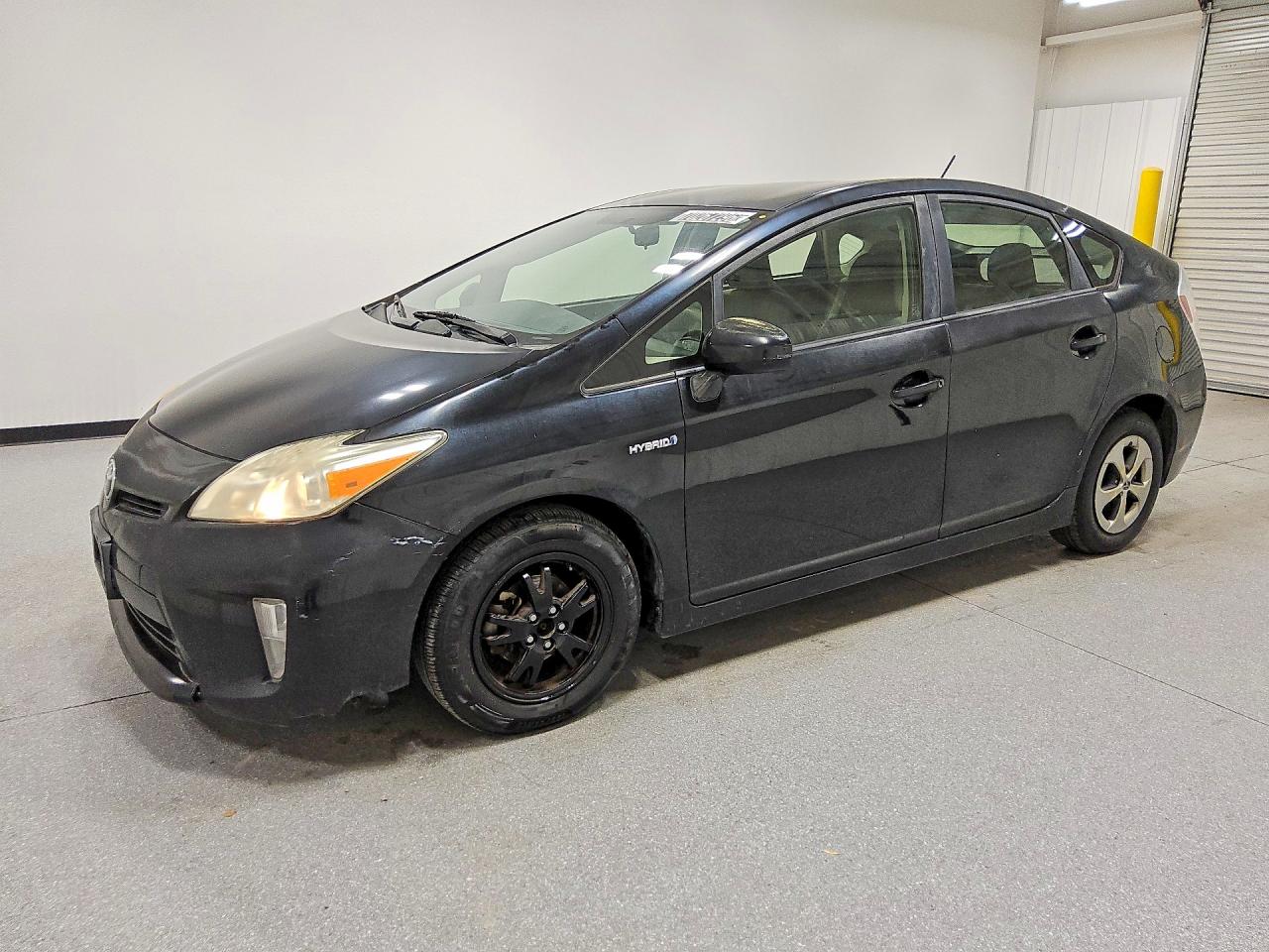 2013 TOYOTA PRIUS — Front 3/4