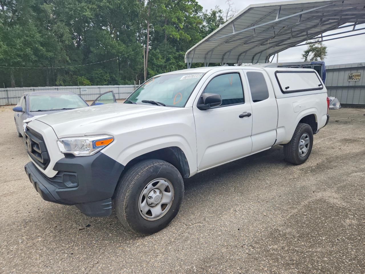 2022 TOYOTA TACOMA SR5 — Front 3/4