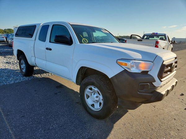 2022 TOYOTA TACOMA SR5 — Passenger 3/4