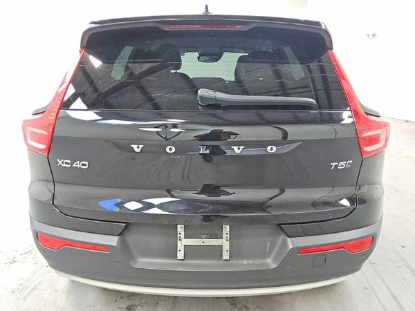 2022 VOLVO XC40 Momentum (excl S60) — DIRR