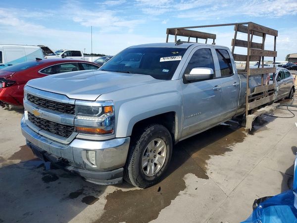2018 CHEVROLET SILVERADO LT — Front 3/4