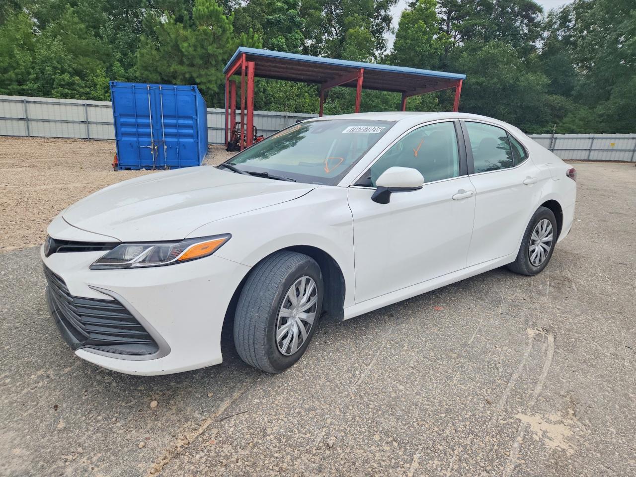 2024 TOYOTA CAMRY LE — Front 3/4