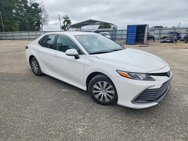 2024 TOYOTA CAMRY LE — Passenger 3/4