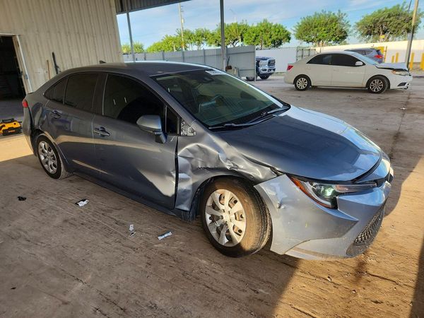 2021 TOYOTA COROLLA LE — Passenger 3/4