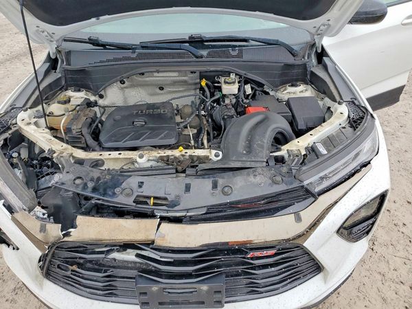2022 CHEVROLET TRAILBLAZE RS — Engine bay