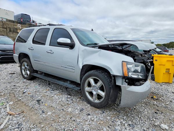 2013 CHEVROLET TAHOE LTZ — Passenger 3/4