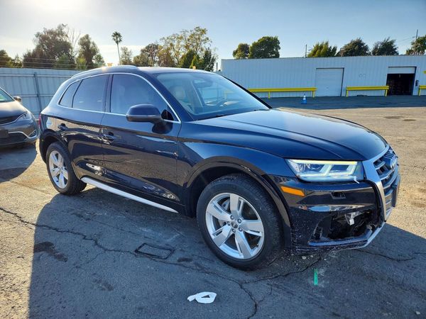 2018 AUDI Q5 quattro Premium Plus — Passenger 3/4