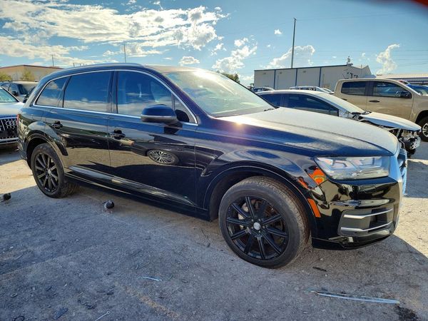 2017 AUDI Q7 quattro Premium Plus — Passenger 3/4