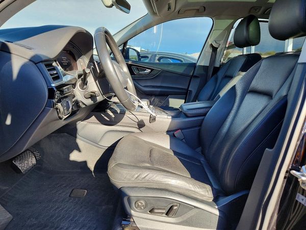 2017 AUDI Q7 quattro Premium Plus — DENT