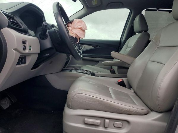 2020 HONDA PILOT TOURING-7 — DENT