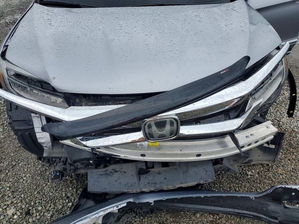 2020 HONDA PILOT TOURING-7 — Engine bay