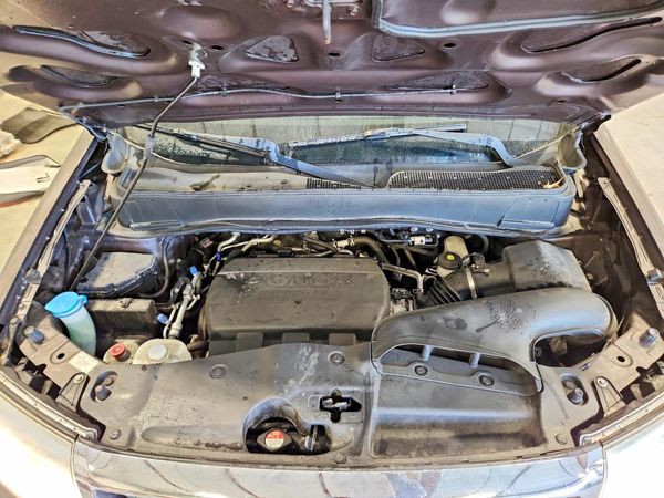 2012 HONDA PILOT EX-L — Engine bay