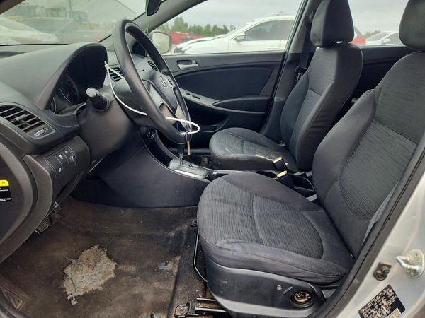2015 HYUNDAI ACCENT GL(Middle-low) — DENT