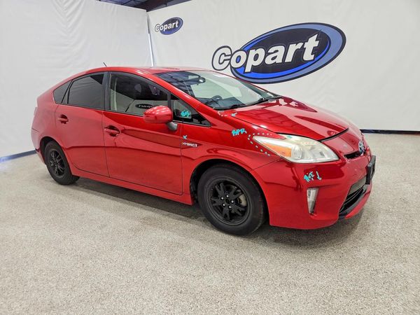 2015 TOYOTA PRIUS — Passenger 3/4