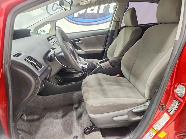 2015 TOYOTA PRIUS — DENT