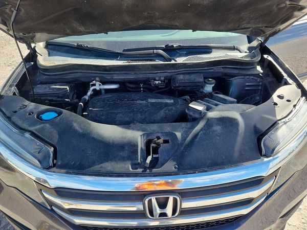 2016 HONDA PILOT EXL — Engine bay