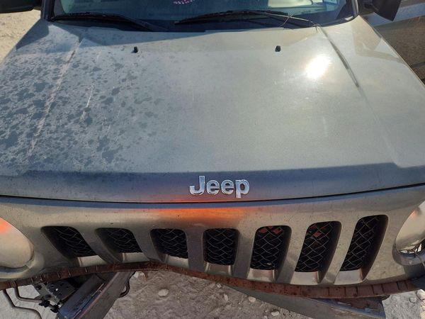 2014 JEEP PATRIOT Sport — Engine bay