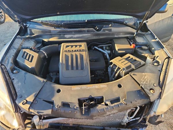 2017 CHEVROLET EQUINOX LT / FL — Engine bay