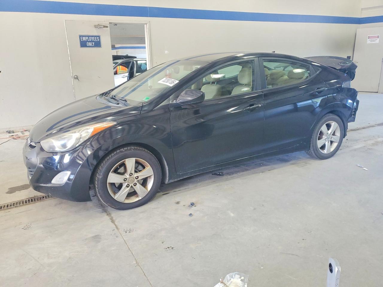 2012 HYUNDAI ELANTRA GLS(Middle grade) — Front 3/4
