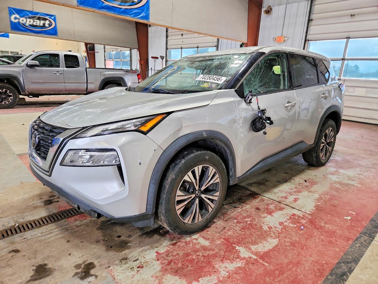 2021 NISSAN ROGUE SV — Front 3/4