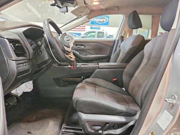 2021 NISSAN ROGUE SV — DENT