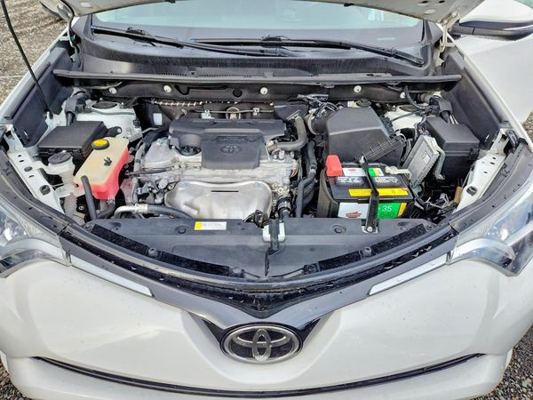 2018 TOYOTA RAV4 Adventure/XLE — Engine bay