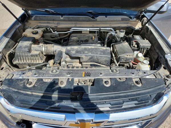 2018 CHEVROLET COLORADO LT — Engine bay