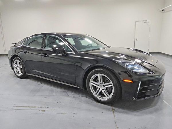2025 PORSCHE PANAMERA Panamera, Panamera 4 — Passenger 3/4