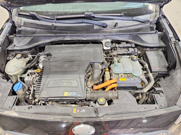 2017 KIA NIRO EX / EX Prem — Engine bay